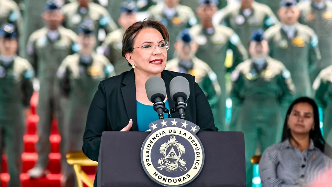 Presidenta Castro anuncia adquisición de helicópteros para repotenciar la FAH.