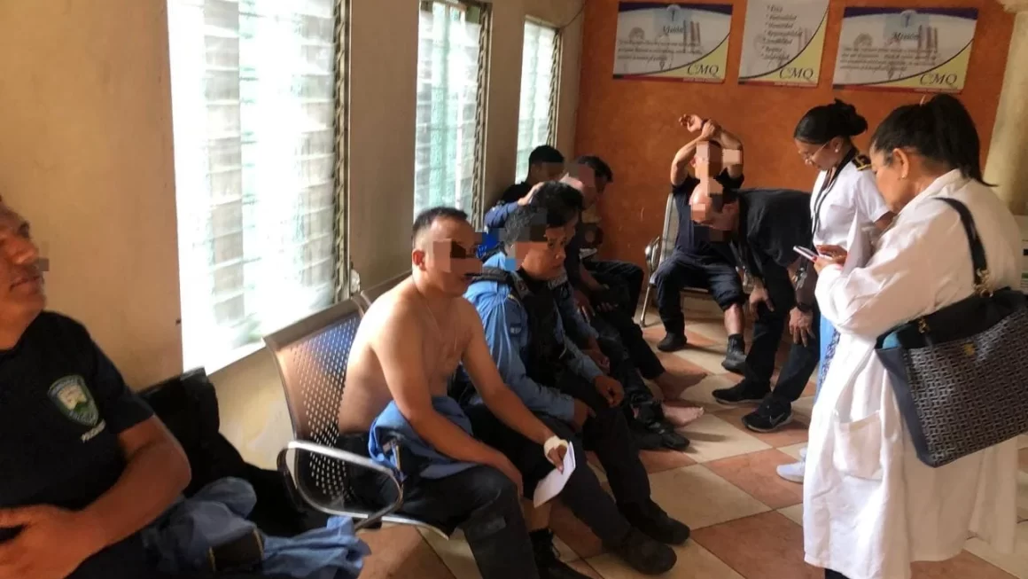 Nueve funcionarios de la Policía Nacional heridos por manifestantes en Choluteca.