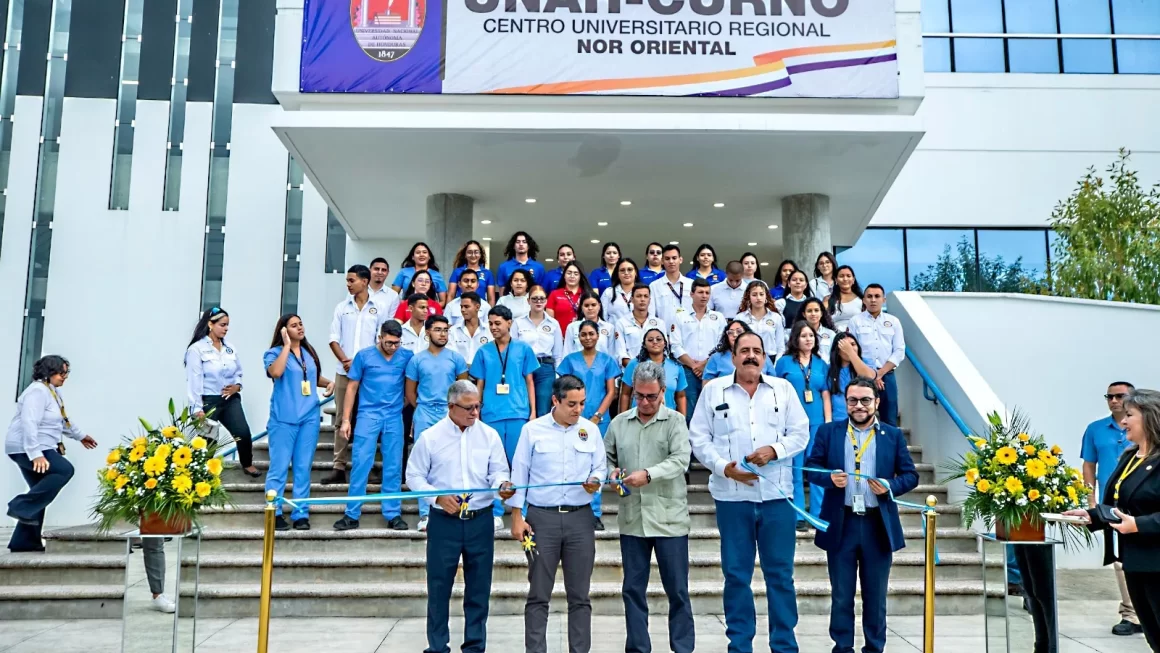 Gobierno inaugura dos edificios en CURNO a un costo de 349 millones de lempiras.