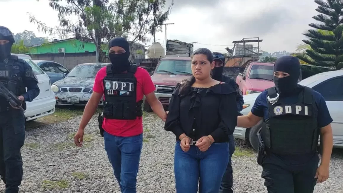 Capturan a madre que mató a su bebé y luego lo sepultó en el patio de su casa