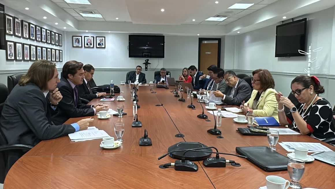 COHEP expone a misión del FMI situación de incertidumbre en el clima de inversiones 