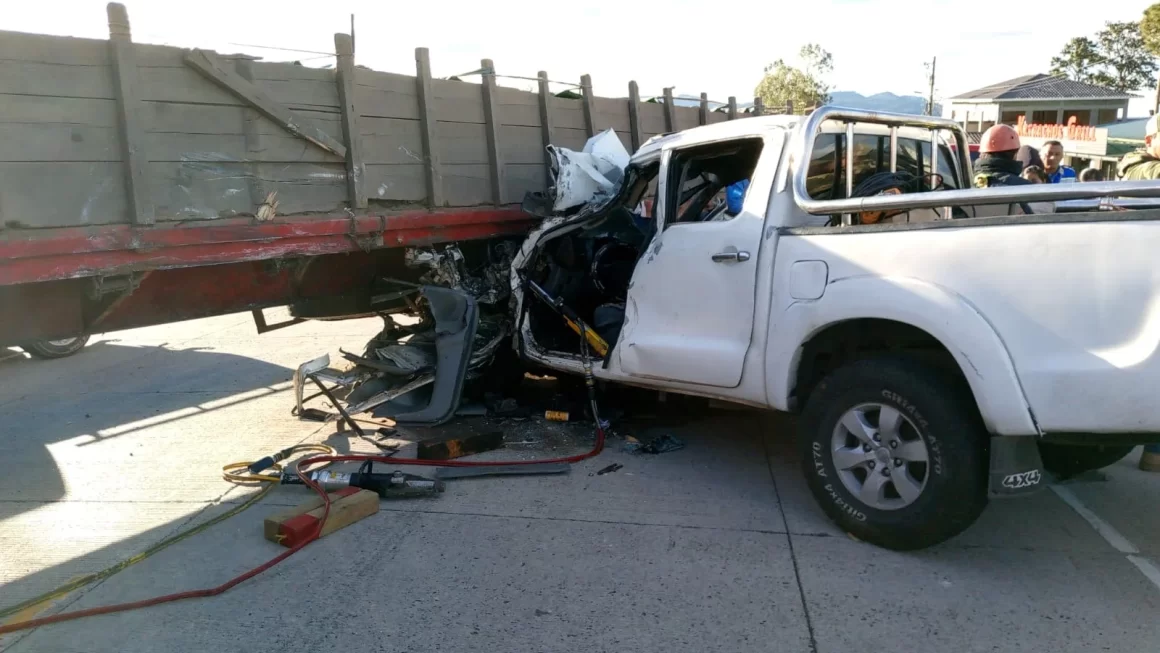Dos muertos en fatal accidente de tránsito en carretera al sur del país