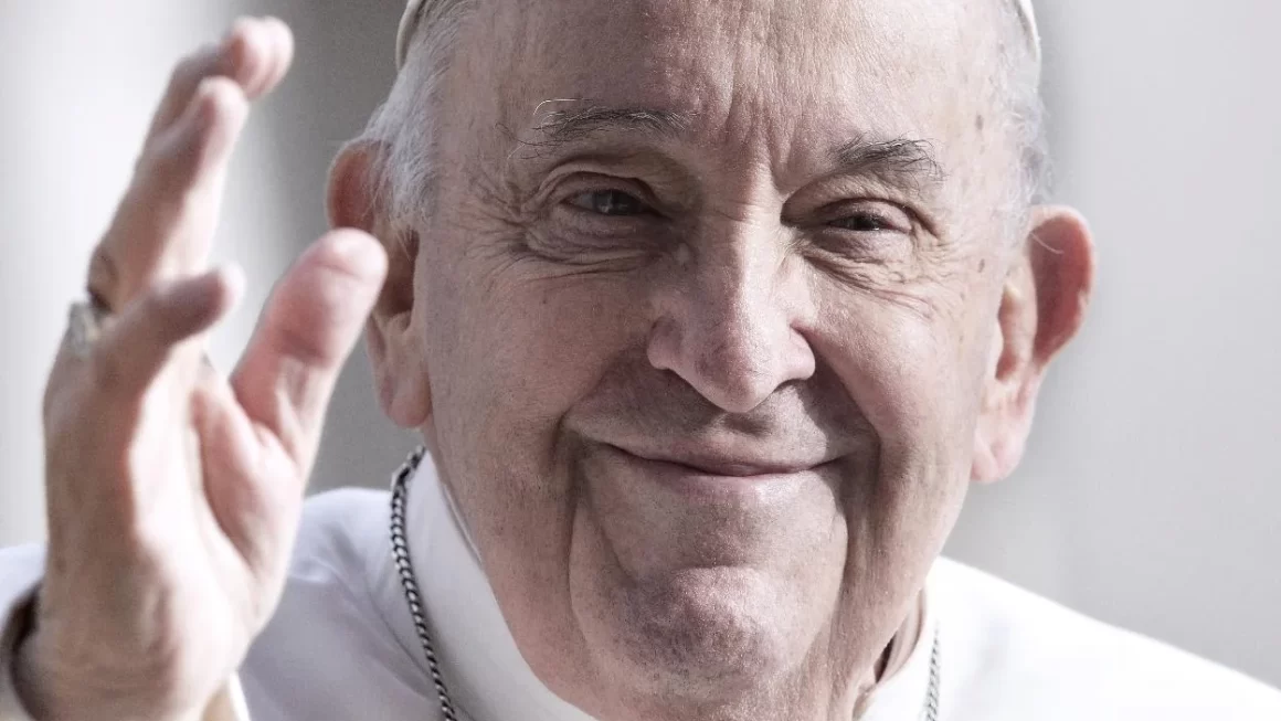 El papa experimenta una “leve mejoría” y la insuficiencia renal “no es preocupante”