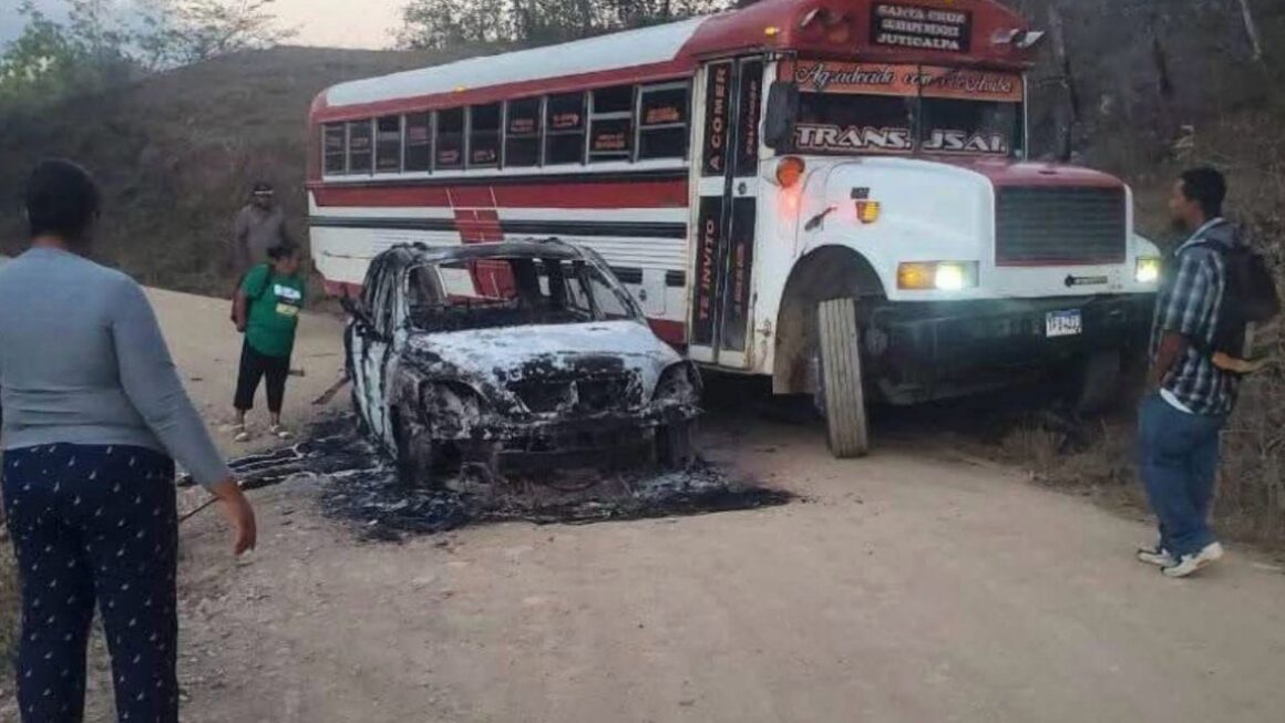 En cajuela de un carro hallan cadáver carbonizado en Olancho
