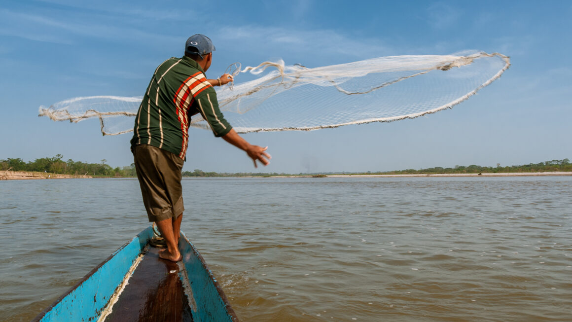 Más de 25,000 familias de pescadores en riesgo por exploración y explotación petrolera en el caribe hondureño