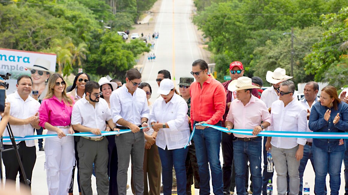 Tramo de 27 kilómetros inaugura Xiomara Castro en la carretera a Danlí