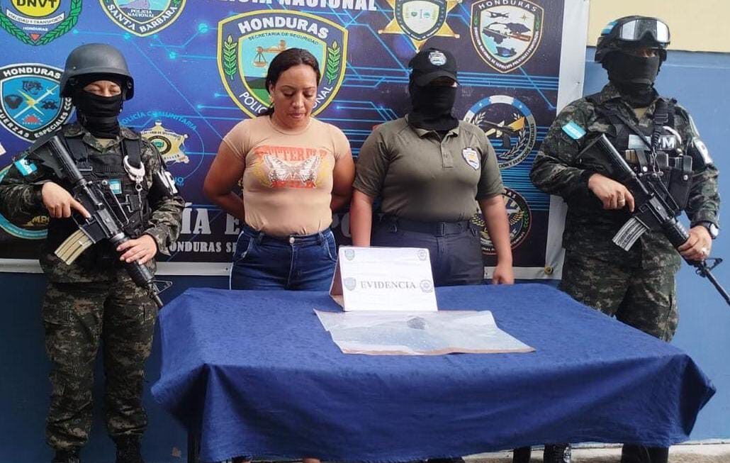 Por pretender introducir droga al Centro Penal de Ilama, Santa Bárbara detienen a una mujer