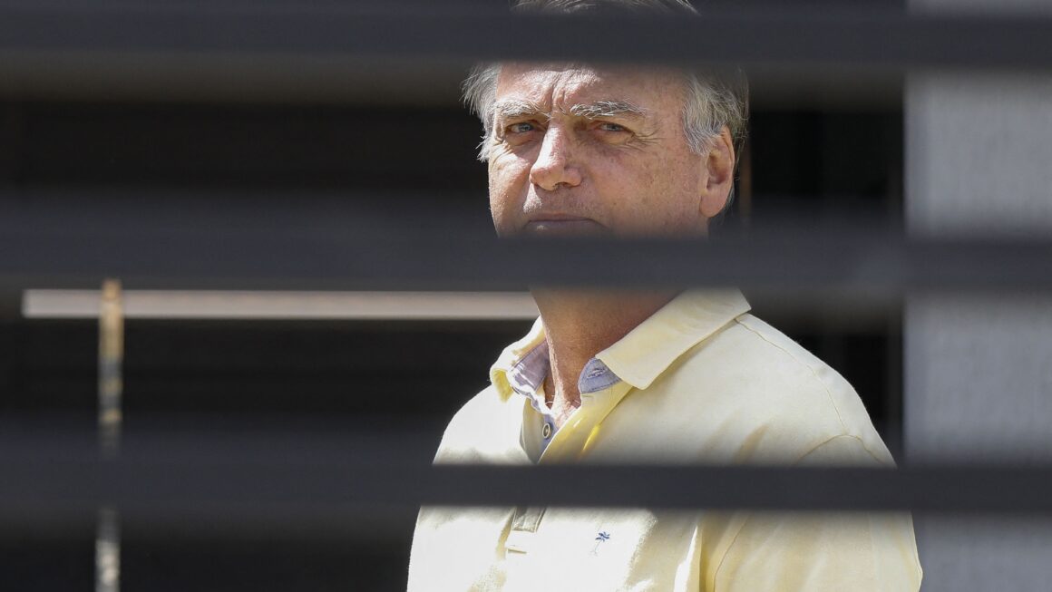 condenan a 27 años y tres meses de cárcel a Jair Bolsonaro por golpismo
