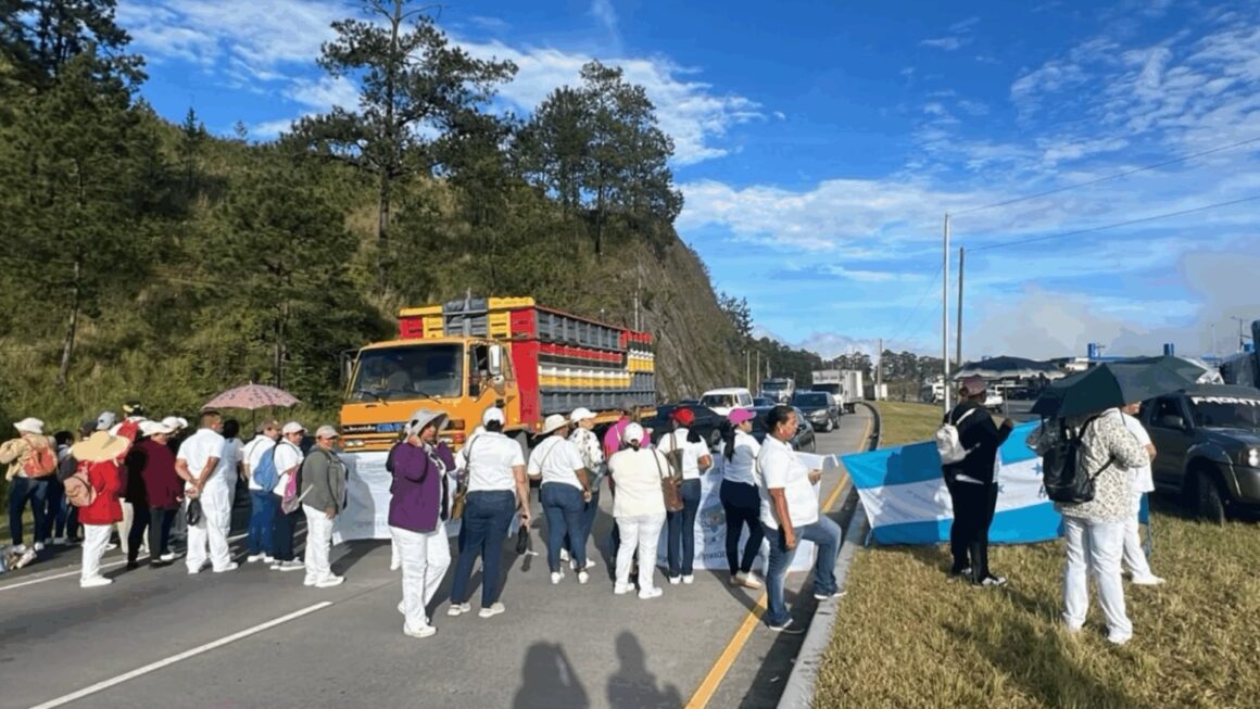 Millonarias pérdidas al turismo y sector productivo por bloqueo de carreteras 