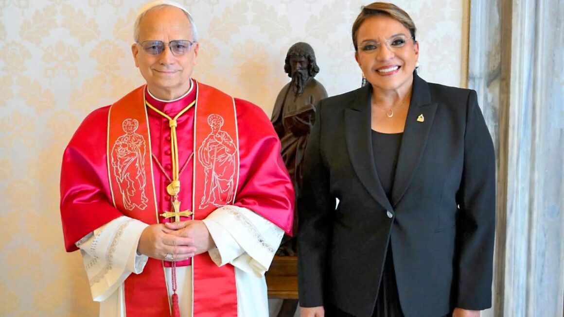 Presidenta Castro fortalece lazos con la Santa Sede en audiencia con Su Santidad el Papa León XIV