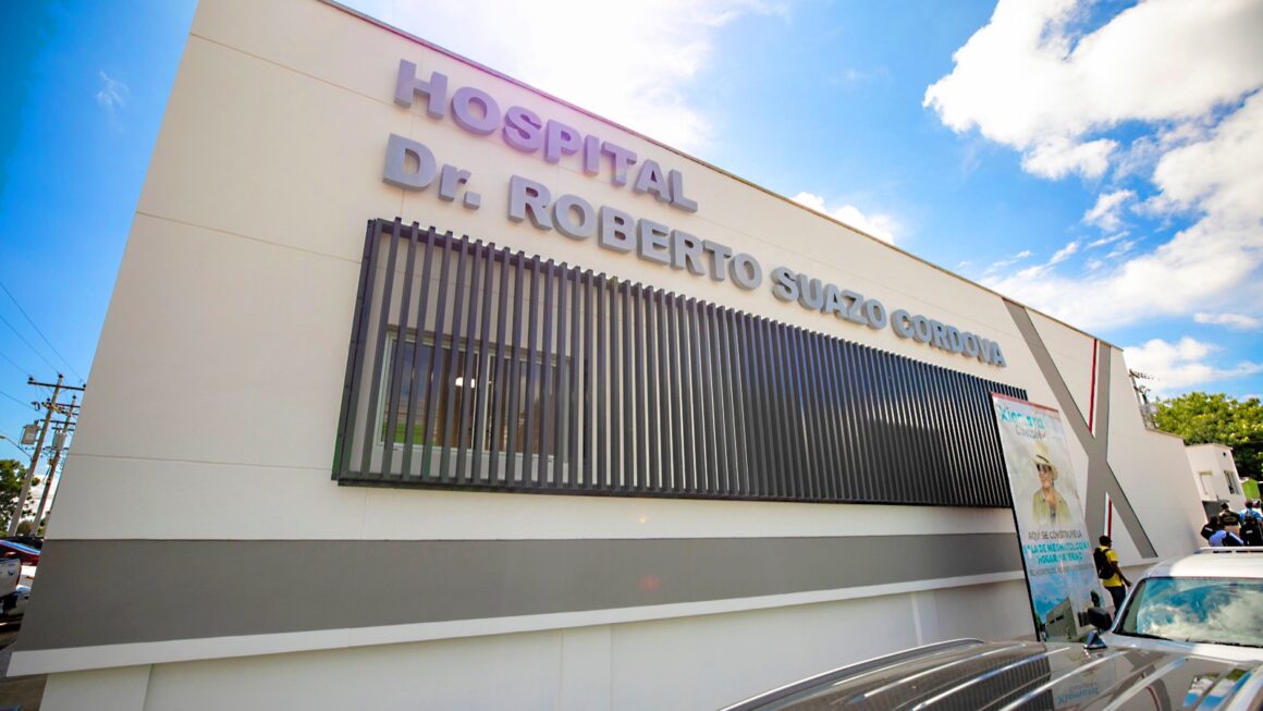 Gobierno supervisa nueva Sala Neonatal y Hogar Materno Infantil en el hospital Roberto Suazo Córdova en La Paz