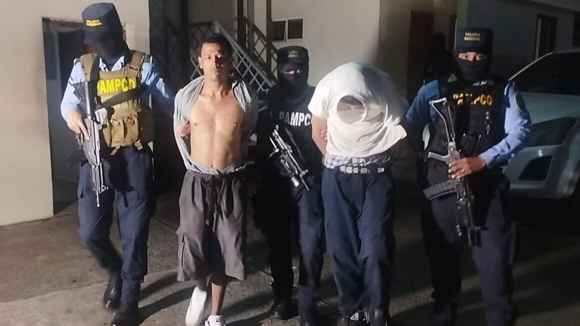 Capturan a dos extorsionadores que atemorizaban a comerciantes del Valle de Amarateca en la capital 