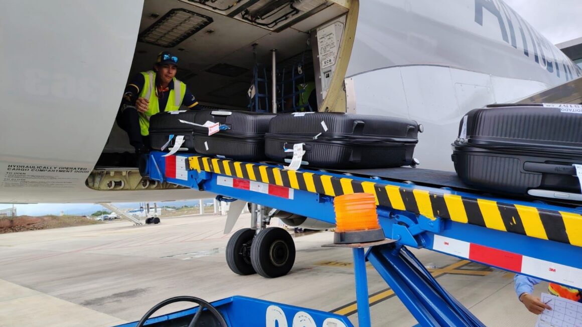 Despegan  las maletas electorales del CNE rumbo a 12 ciudades de EE. UU.