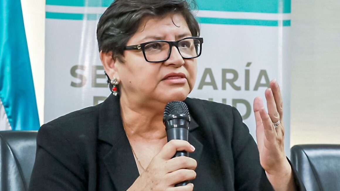 Renuncia Carla Paredes a su cargo como secretaria de Salud