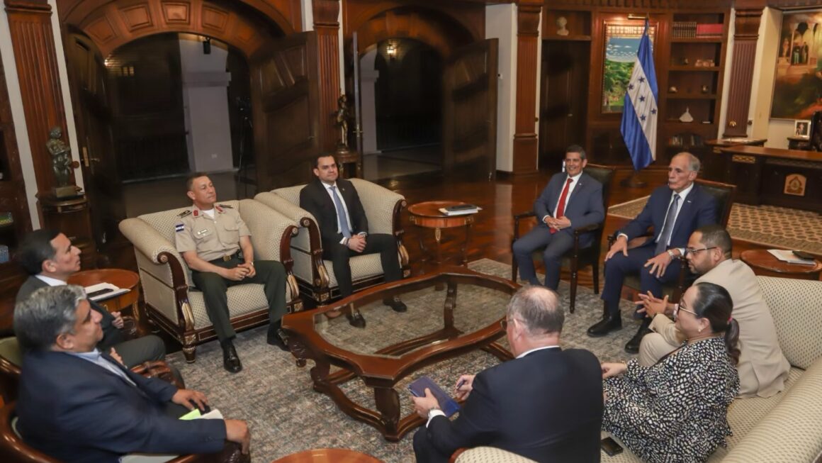 Consejo Nacional de Defensa y Seguridad acuerda disolver DIPAMPCO