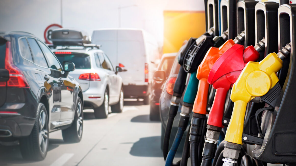 Combustibles registrarán nueva reducción de precio a partir del lunes 