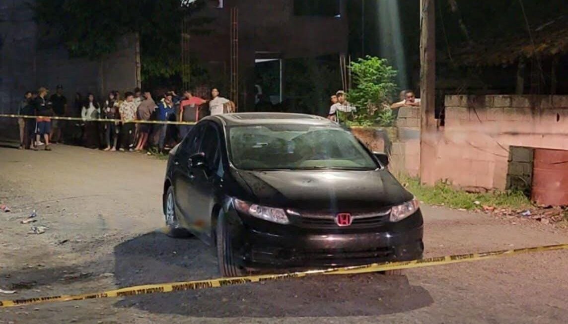 Acribillan a hombre dentro de su vehículo en la aldea Río Hondo en la capital 