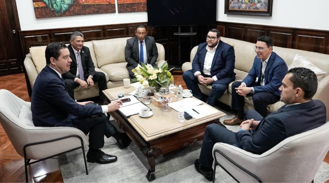 Tomás Zambrano afianza alianzas institucionales con Finanzas y Procuraduría General