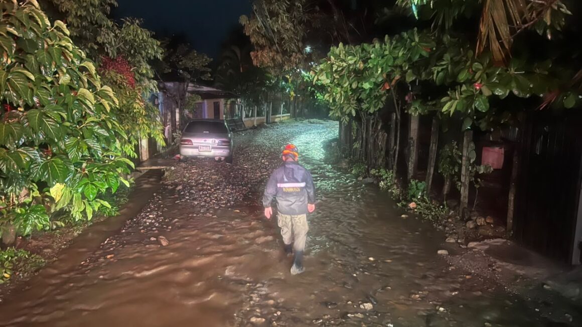 33 familias afectadas por lluvias en Santa Bárbara y Yoro