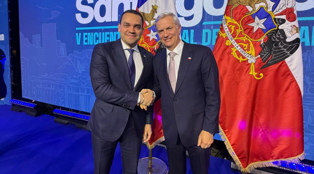 Zambrano aboga por instituciones sólidas y mayor seguridad jurídica en la región
