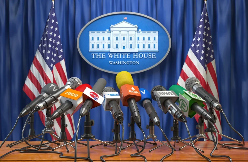 Principales cadenas de EE. UU. suspenden cobertura de Trump en solidaridad con medios vetados