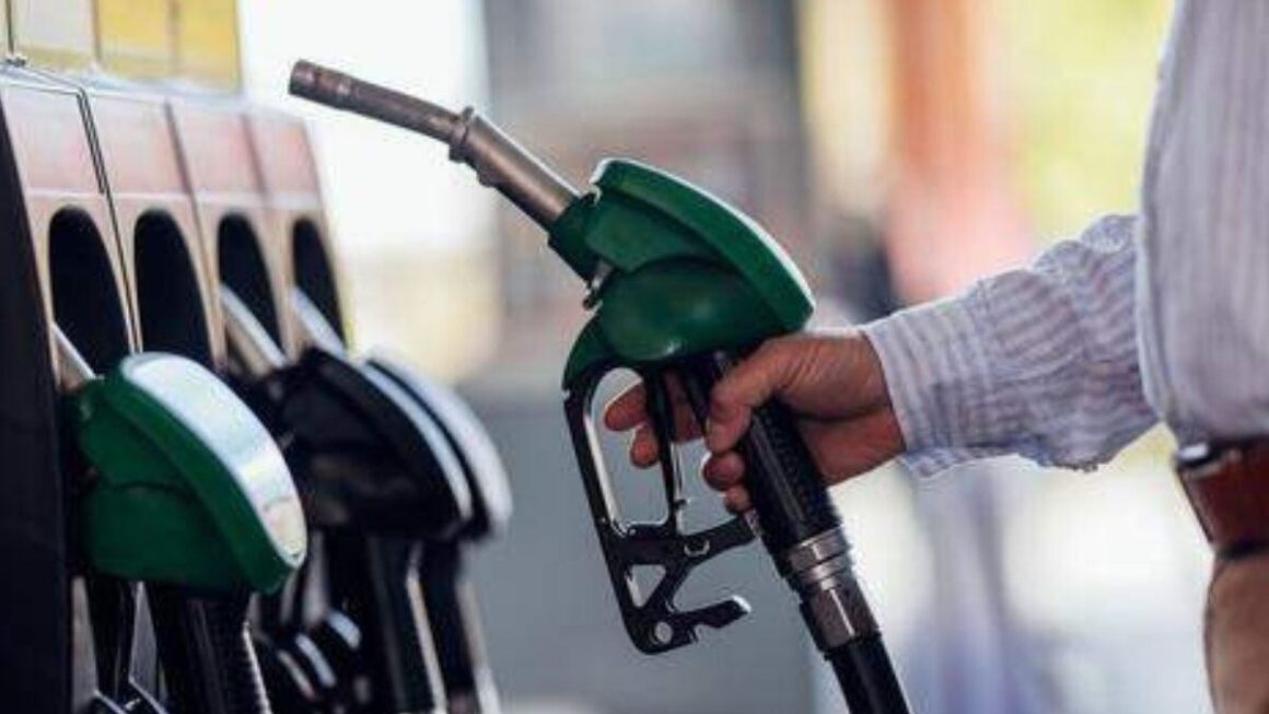 Gasolina regular sube L1.01  a partir de mañana pese al subsidio estatal